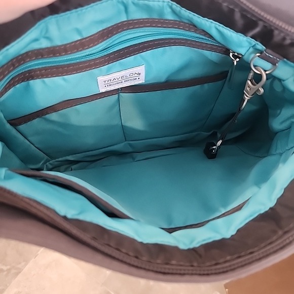 Travelon Anti-Theft Security Quilted Nylon Crossbody Bag Gray/Teal Interior - Picture 8 of 8
